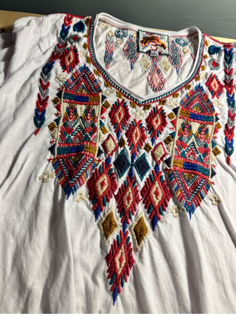 JOHNNY WAS Embroidered V-Neck White Women’s Top with Multicolor Aztec Stitching - Picture 4 of 11